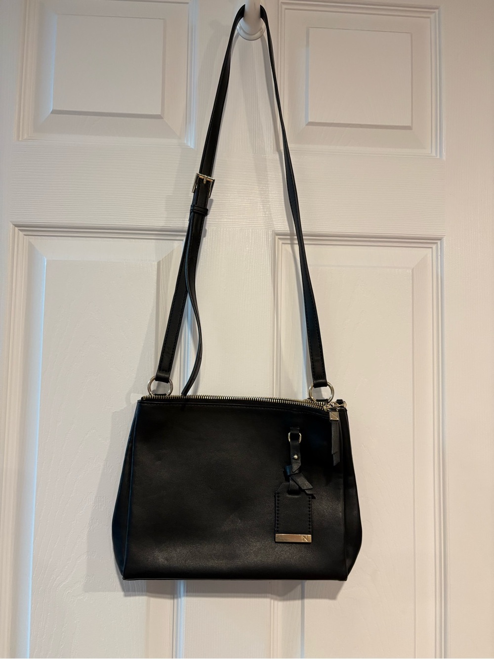Naturalizer Westside Black Crossbody Bag Triple Zip Gold Hardware - Picture 3 of 12